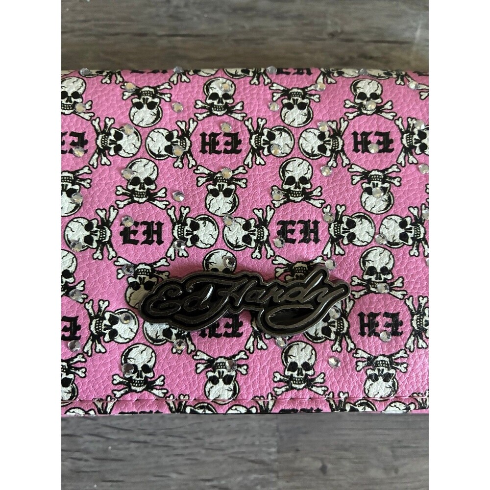 Ed Hardy Women's Pink Skull Rhinestone Trifold Wallet Clutch New With Tags - Picture 2 of 5